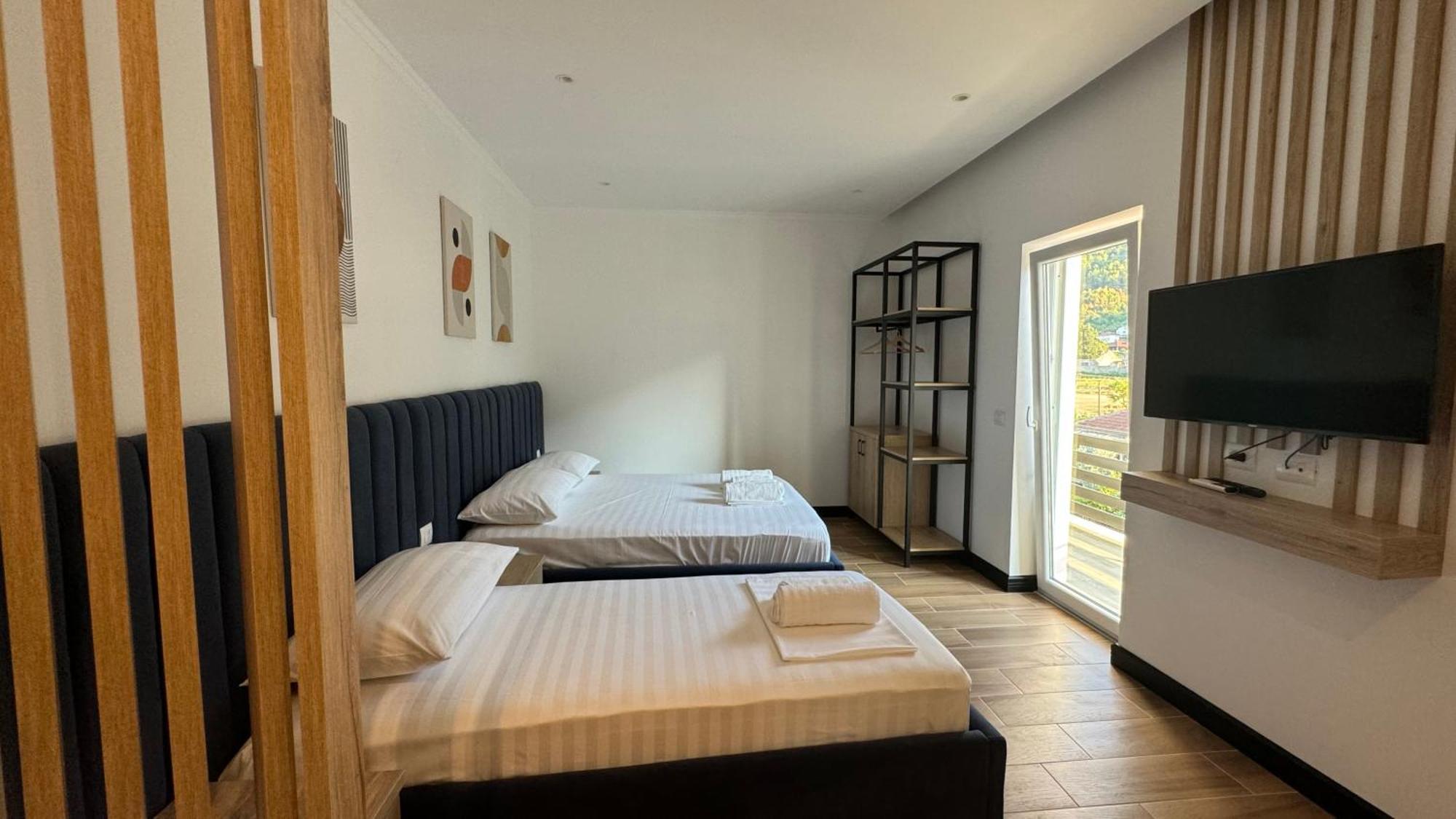 Hotel Bizant Пермет Екстер'єр фото