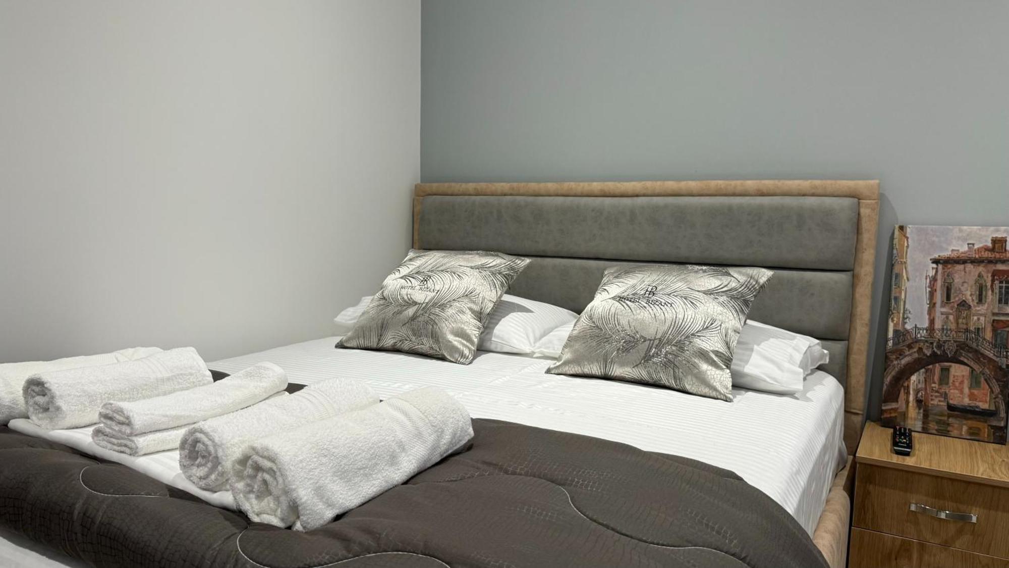 Hotel Bizant Пермет Екстер'єр фото