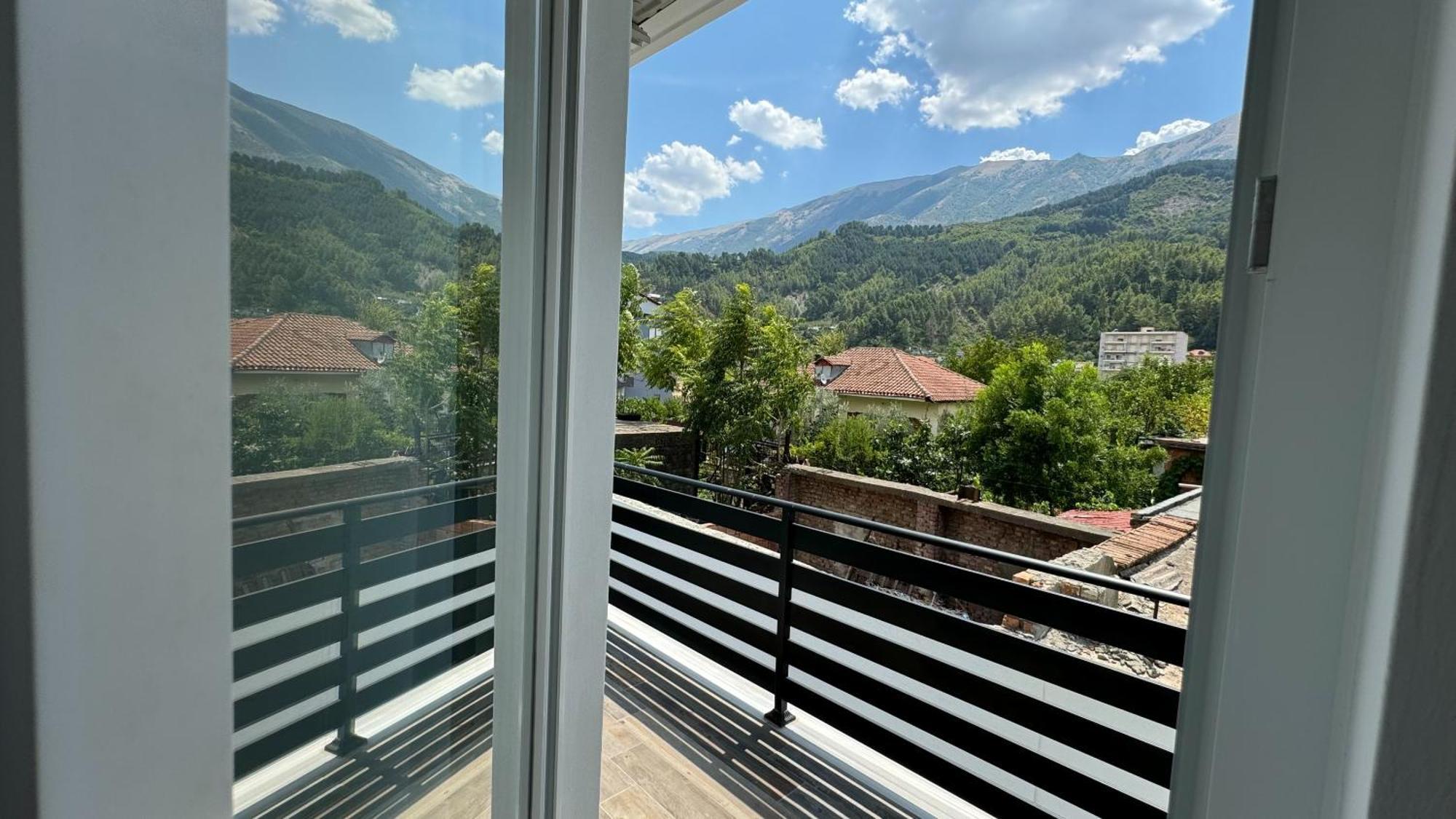 Hotel Bizant Пермет Екстер'єр фото