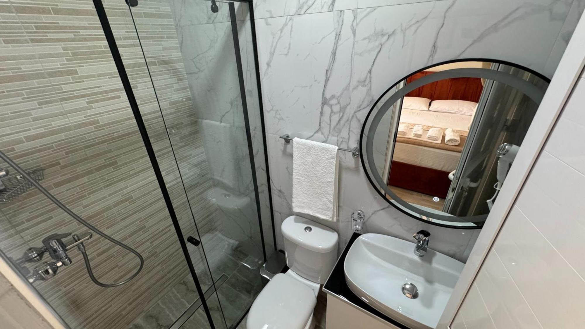 Hotel Bizant Пермет Екстер'єр фото